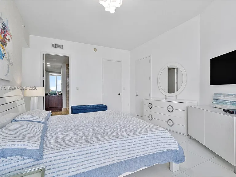 15811 Collins Ave #1205-fl 331 — Photo 24