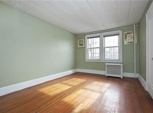 2149 23rd St, Astoria, NY 11105