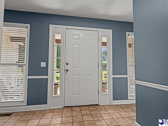 3rd image of 2192 Sun Vue Dr