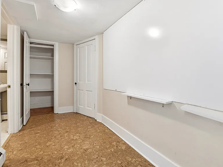 975 S Vine St — Photo 36