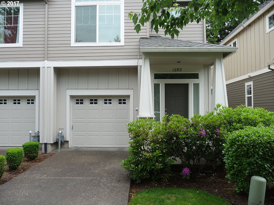1st image of 1292 SE Roundelay St
