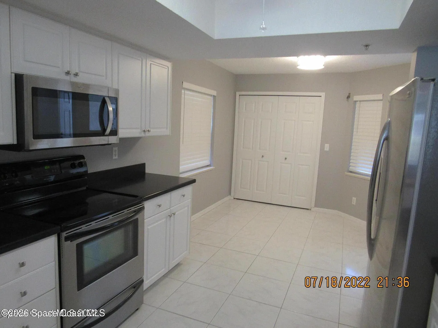606 Shorewood Dr — Photo 4