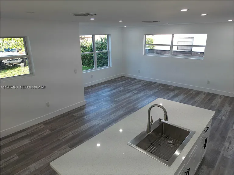 2600 NW 108th St — Photo 7