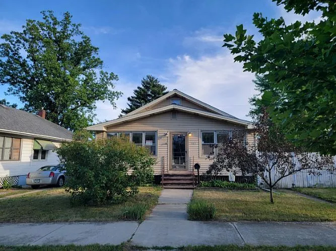 501 Tremont St photo 1