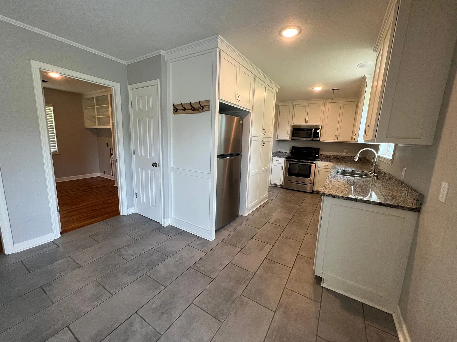 3 bed, 1456 sqft, $1,700 — Photo 3