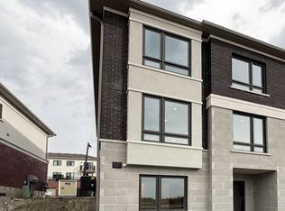 1422 19th Ave, Richmond Hill, ON L4E 3M5
