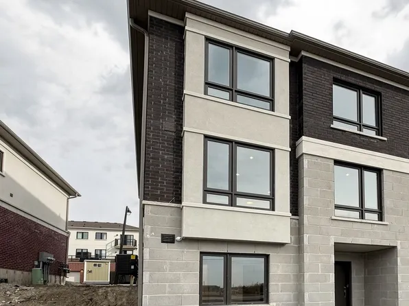 1422 19th Ave, Richmond Hill, ON L4E 3M5
