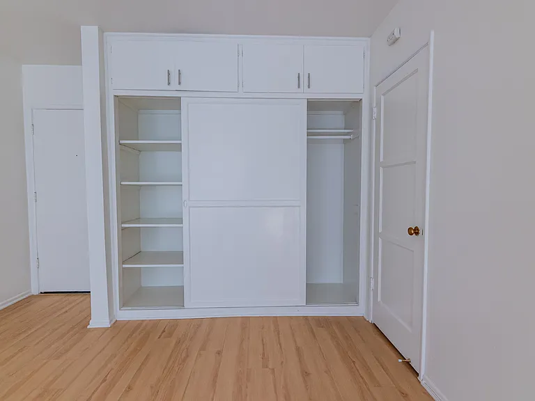 Gayley Manor Apartments — Photo 63