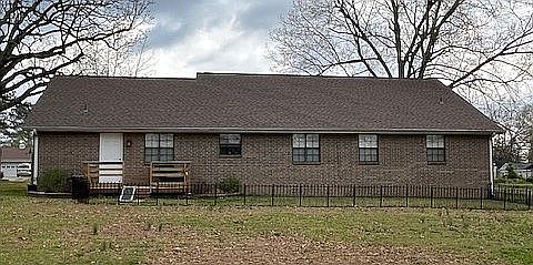 Fenced area in back off deck
