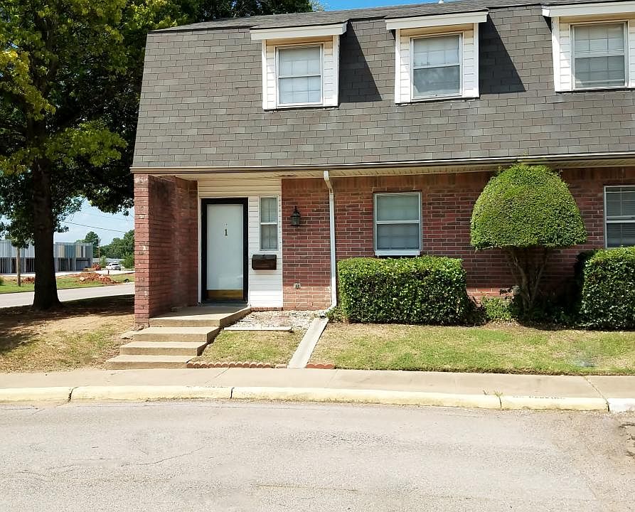 #1 Townhouse