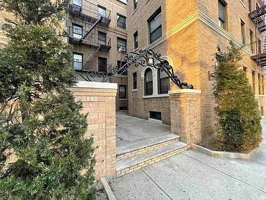 Rented by Pear NYC LLC | media 38