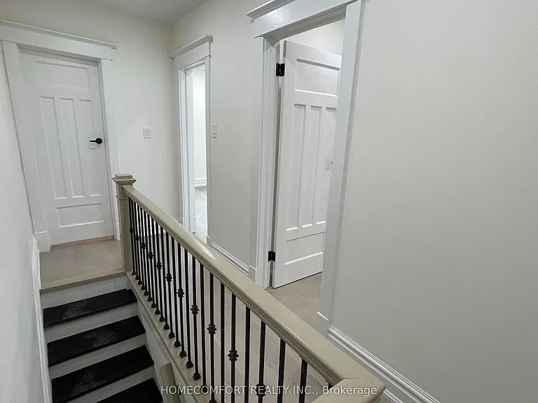 33 Strathmore Blvd #UPPER — Photo 15