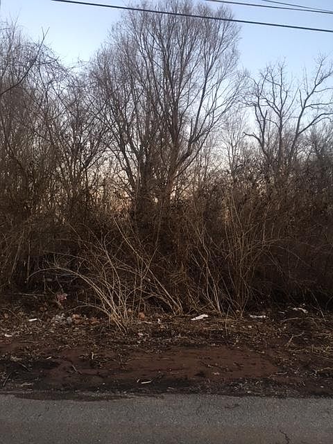 2nd image of 1128 S Golden Ave