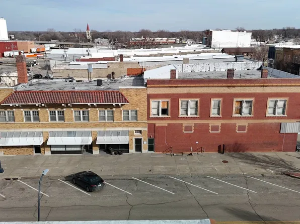 135 W 6th St, Concordia, KS 66901