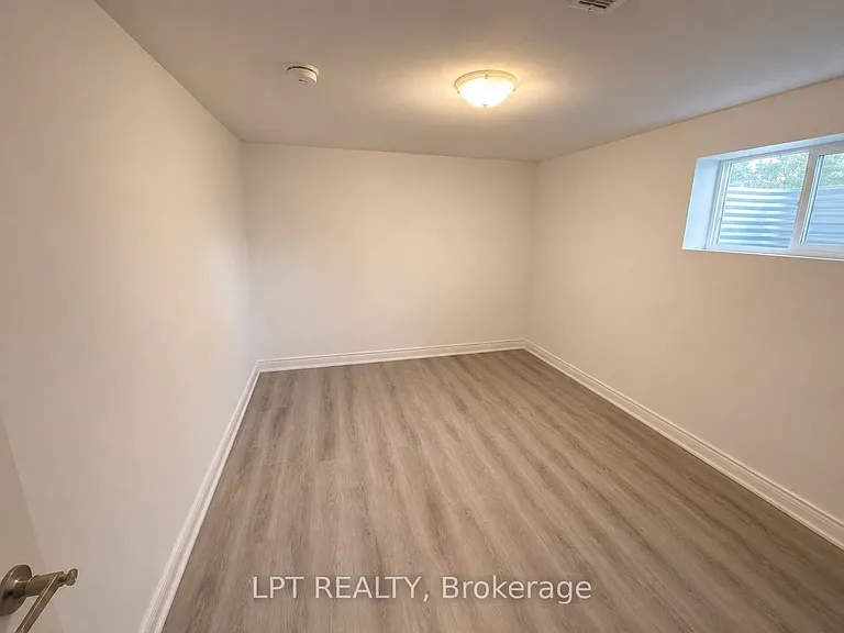 51 Windermere Ct — Photo 3