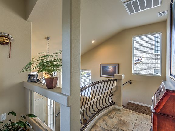 5th image of 6089 Lambert Bridge Ave