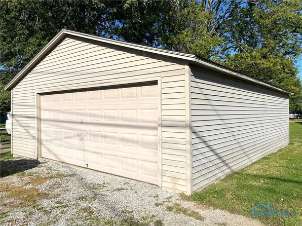 326 N 5th St, Upper Sandusky, OH 43351