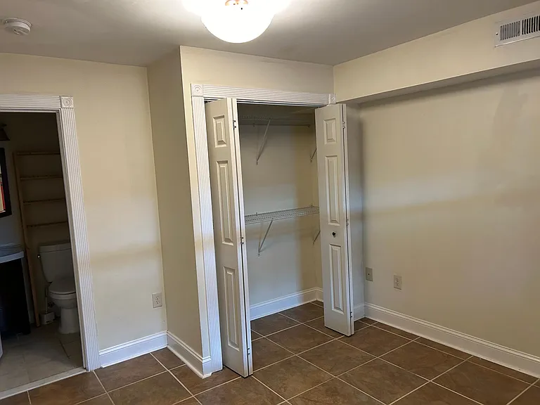 1112 Oates St NE #B — Photo 12