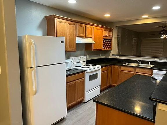 2nd image of 10948 Johanna Ave
