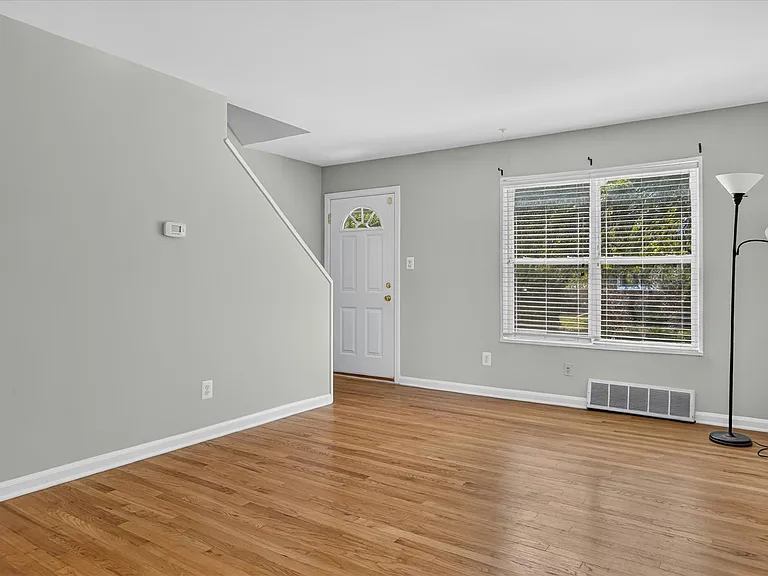 3284 Coolidge Hwy — Photo 9
