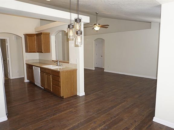 4th image of 5715 Westport Ln