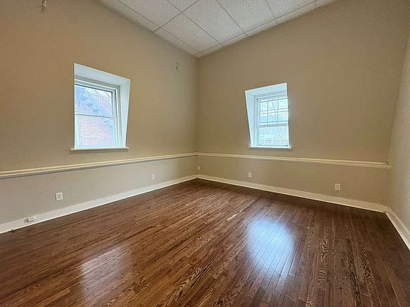 2nd image of 1210 Chapel St #33