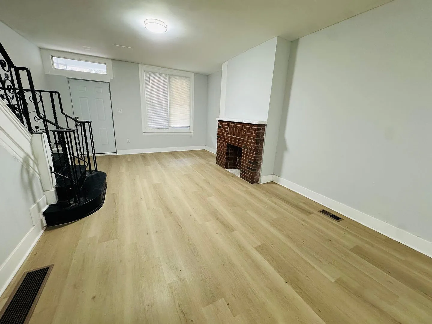 4 bed, 1.5 bath, $1,800 — Photo 3