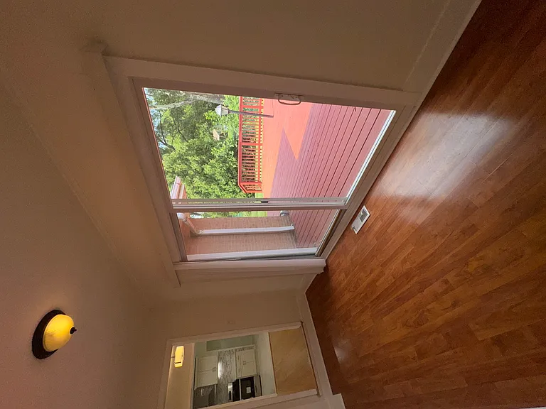 7450 Webster St — Photo 18