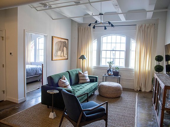 2nd image of 305 6th St #210