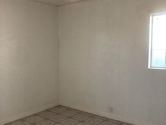 4th image of 4717 Flower Dr