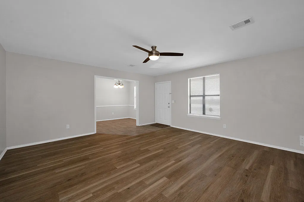 2 bed, 945 sqft, $1,050 — Photo 2