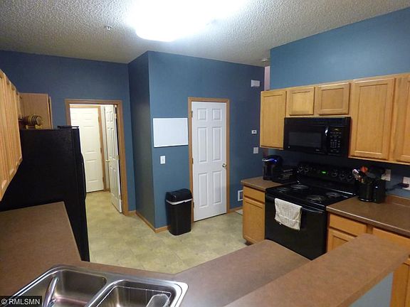 3rd image of 532 Lomianki Ln NE