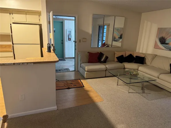 10419 E Clairmont Cir #205, Tamarac, FL 33321