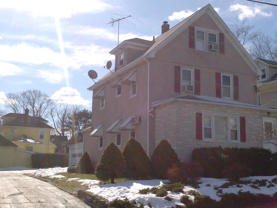 67 Bloomfield Ave
2 family (2nd and 3rd Fl)