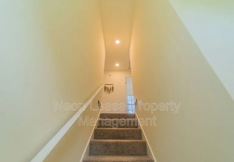 674 N Bedford St — Photo 13