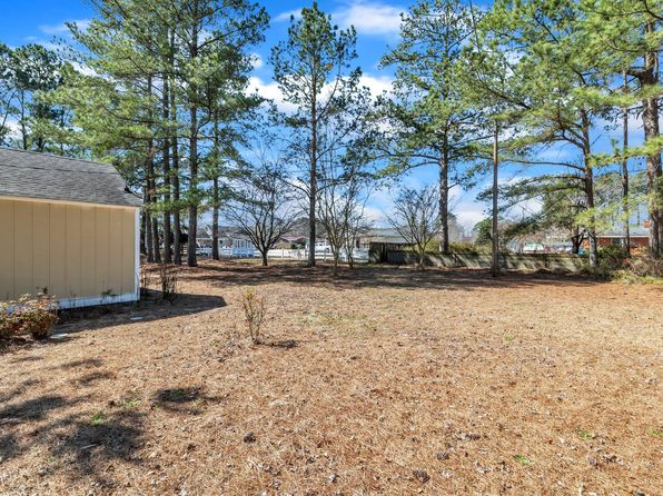 1403 Fairground Rd, Dunn, NC 28334