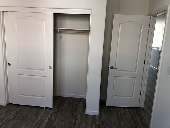 3rd image of 1025 Bellante Ln Unit 6
