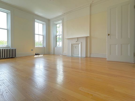 4th image of 111 Pacific St APT 3