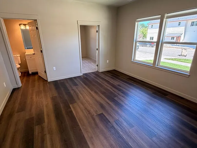 180 Hiatt St — Photo 13