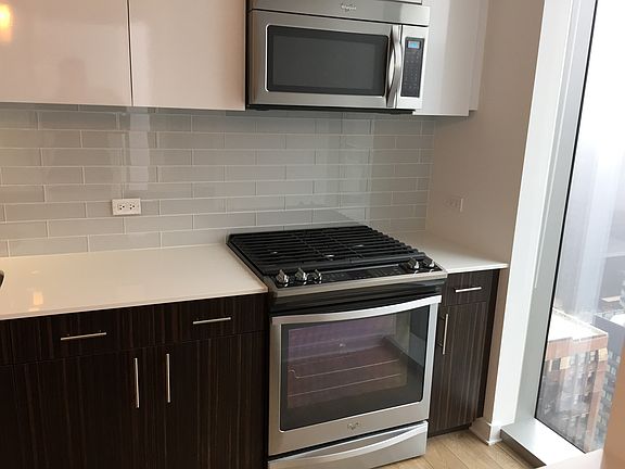 4th image of 203 N Garland Ct #804