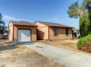 801 Wildwood Dr, Omak, WA 98841