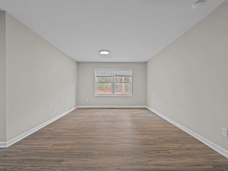 1302 E King St — Photo 28