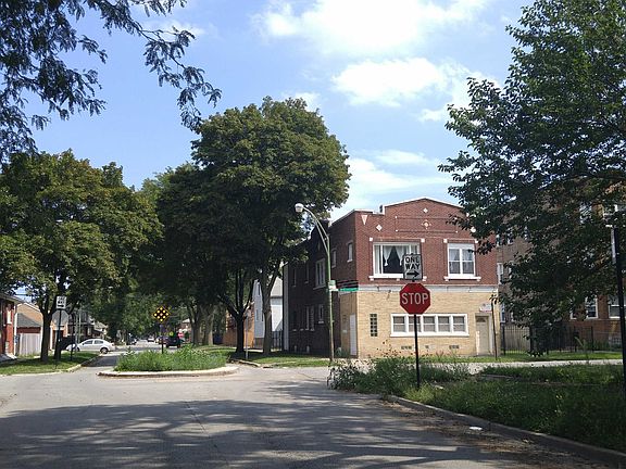 4th image of 8500 S Crandon Ave