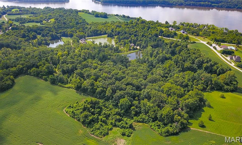 2nd image of 311 Deer Trail Rd