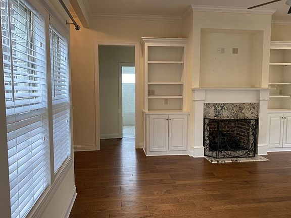 5th image of 31 Ashburn Woods Ave
