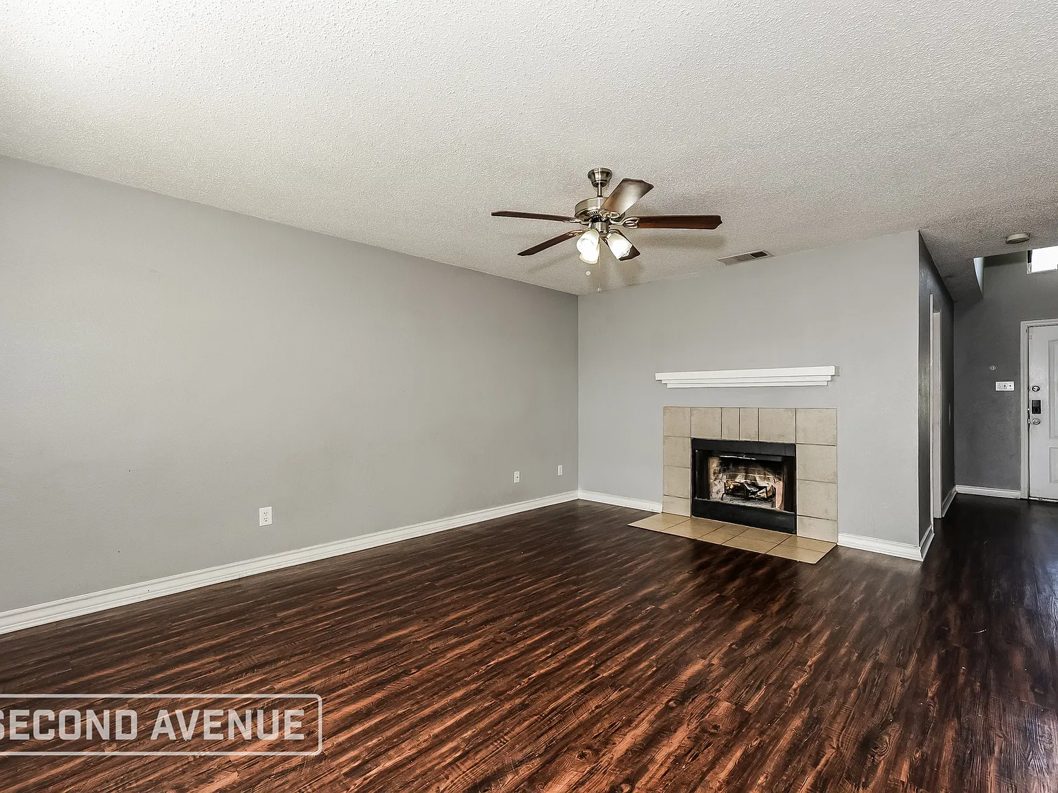 5 bed, 2.5 bath, 1904 sqft, $2,895 — Photo 3