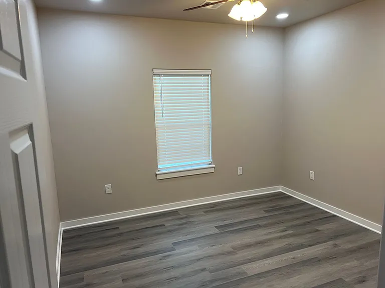 923 N Callie Ave — Photo 8
