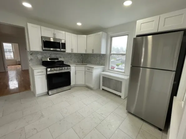 65 Dartmouth Ave #3, Yonkers, NY 10701