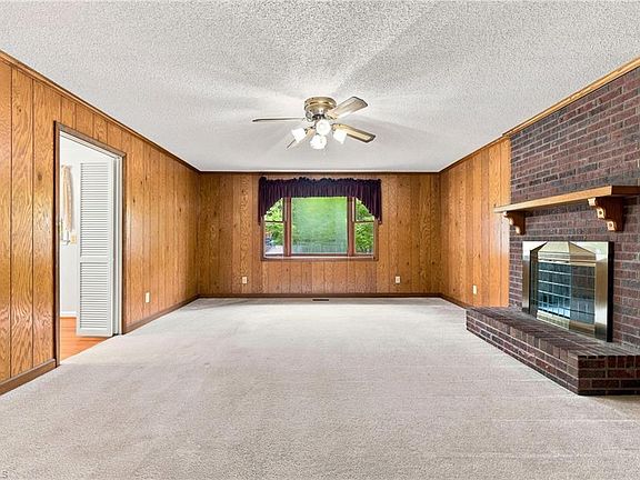 3rd image of 2905 Shamrock Dr