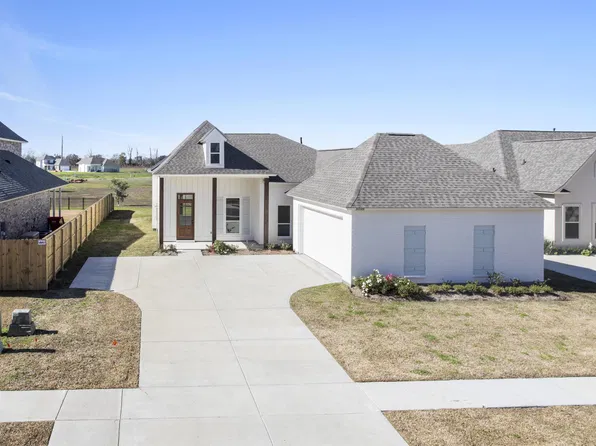 5095 Black River Rd, Darrow, LA 70725
